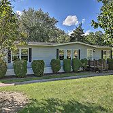 Charming Burdett Home With Grill, Gazebo + Yard