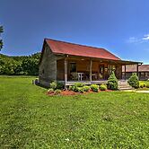 Dream Valley Mountain View Cabin w/ Covered Porch!