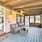 Cozy Sherrodsville Home: Walk to Lake Atwood!