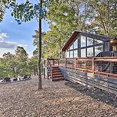 'foxtail' Cabin Retreat: Steps to Beaver Lake!