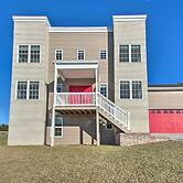 Harrisonburg Retreat w/ Hot Tub ~ 2 Mi to JMU