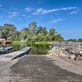 Lakeside Kent Home w/ Pier + Boat Ramp Access