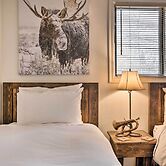 Skier's Dream: Upscale Condo By Teton Village!