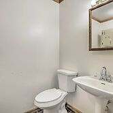 5-acre Vacation Home w/ Woods & Hiking Ground