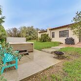 Arroyo Seco Adobe w/ Hot Tub Near Taos Ski Valley!