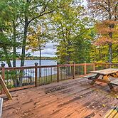 Cozy Hayward Cottage w/ Dock & Lakefront View