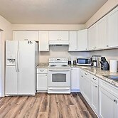 Family-friendly Oceanside Home: 5 Mi to Beach