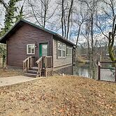 Cozy Heber Springs Cabin w/ Deck & Dock!