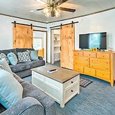 Historic Cabin Retreat: Steps to Okoboji Lake