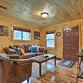 Cozy Creekside Cabin ~ 24 Mi to Red River!
