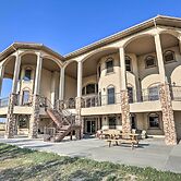 10 Mi to Barr Lake State Park: Home w/ Mtn Views