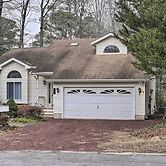 House w/ Screened-in Deck & Grill in Ocean Pines!