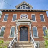 < 1 Mi to Downtown: Historic Dubuque Gem!