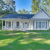 Peaceful Fairhope Cottage w/ Covered Patio!