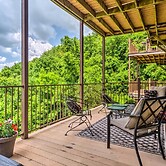 Center Hill Lake Rental: Steps to Hurricane Marina