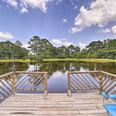 Stylish Woodville Cabin: Fishing Dock Access!
