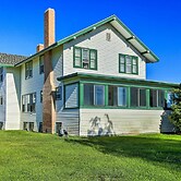 Wyoming Farmhouse Retreat! 10 Mi to Bighorn Canyon