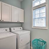 1/2 Mi to White Pine Trail: Lakefront Home w/ Dock
