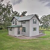 Pet-friendly Spring Grove Home w/ Serene Yard!
