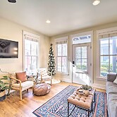 Carlton Landing Home: Walk to Lake & Parks!