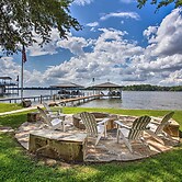 Remodeled Cedar Creek Lake Retreat w/ Fire Pit!