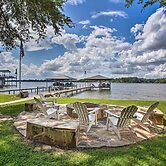 Remodeled Cedar Creek Lake Retreat w/ Fire Pit!