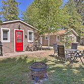 Charming Suttons Bay Cottage w/ Shared Waterfront!