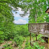 Conway Area Chalet w/ Mountain Views & Fire Pit!