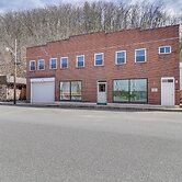 Downtown Marlinton Vacation Rental Apartment!
