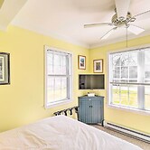 Family-friendly Cottage, Walk to the Beach!