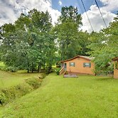 Grand Murphy Cabin w/ Fire Pit & Game Room!