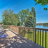 Lake House w/ Hot Tub - 1 Mi to Surf 'n Slide