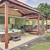 Family-friendly Brookville Home w/ Hot Tub!