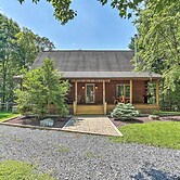 Palmerton Cabin w/ Game Room ~ 5 Mi to Blue Mtn