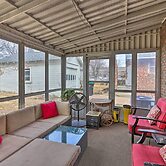 Omaha Vacation Rental ~ 4 Mi to Downtown