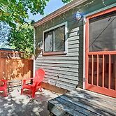 Warm & Inviting Ashland Cottage < Half-mile to SOU