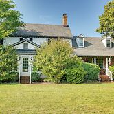 Terre Haute Manor Farmhouse w/ Gardens & Deck!