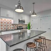 Vibrant Chic Home ~ 20 Mi to Salt Lake City!