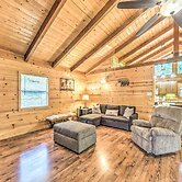 Updated Ruidoso Cabin w/ Spacious Deck & View