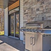 Upscale & Quiet Paducah Retreat on 15 Acres!