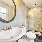 Charming Vacation Rental: 15 Mi to Pittsburgh