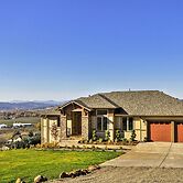 Chic Willamette Valley Home w/ Deck & Vineyard!