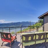 Mt Hood Views: Modern Underwood Home w/ Deck!