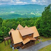 Outlaw Mountain Lodge: Fire Pit & Panoramic Views!