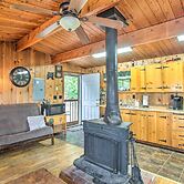 Remote Escape: Serene Lakeside Cabin w/ Beach