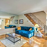 Yeadon Townhome w/ Porch, 7 Mi to Center City