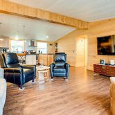 Brookings Home w/ Deck, 1/2 Mi to Harris Beach!