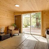 Brookings Home w/ Deck, 1/2 Mi to Harris Beach!