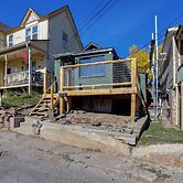Centrally-located Mountain Getaway in Lead!
