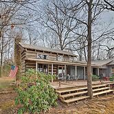 Cozy Cumberland Mountain Cabin w/ Stunning Views!